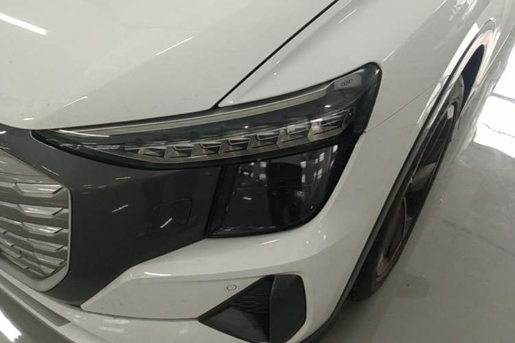 Used Audi Q5 e-tron 2023 40 e-tron Starry Edition Luxury Package Left Front Headlight