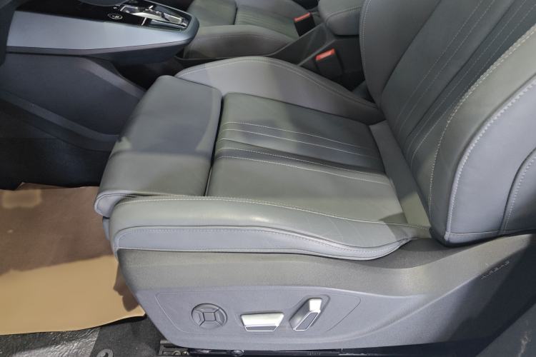 Used Audi Q5 e-tron 2023 40 e-tron Starry Edition Luxury Package Left Front Seat