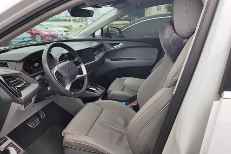 Used Audi Q5 e-tron 2023 40 e-tron Starry Edition Luxury Package Left Front Seat