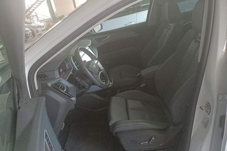 Used Audi Q5 e-tron 2023 40 e-tron Starry Edition Luxury Package Left Front Seat