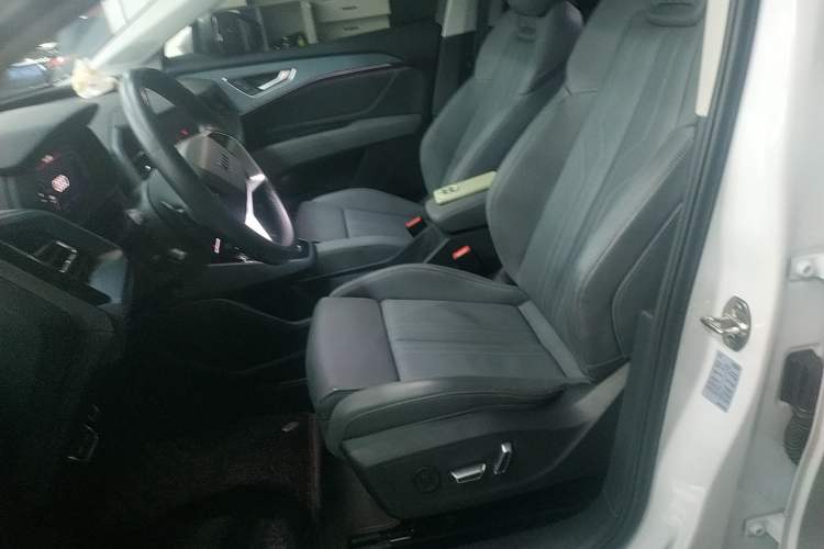 Used Audi Q5 e-tron 2023 40 e-tron Starry Edition Luxury Package Left Front Seat