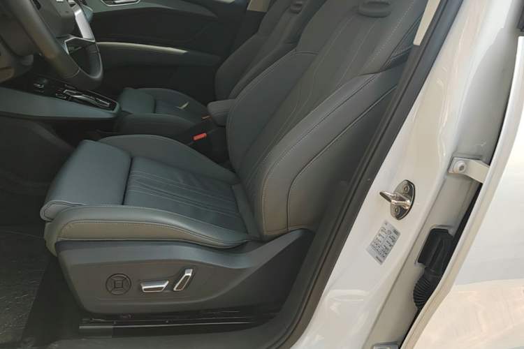 Used Audi Q5 e-tron 2023 40 e-tron Starry Edition Luxury Package Left Front Seat