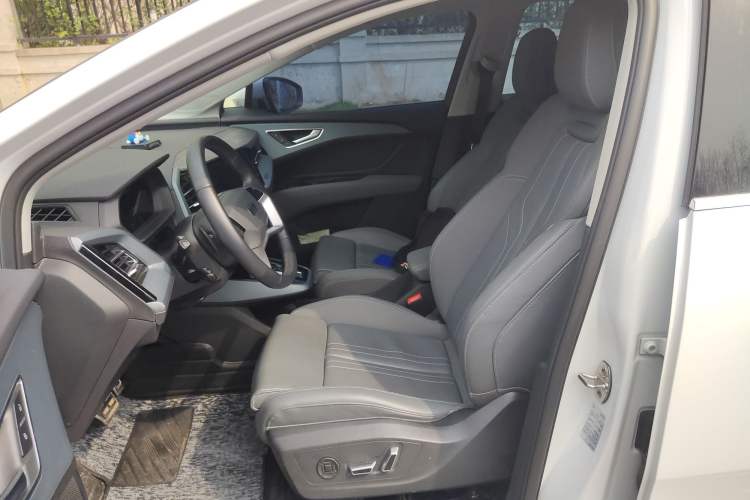 Used Audi Q5 e-tron 2023 40 e-tron Starry Edition Luxury Package Left Front Seat