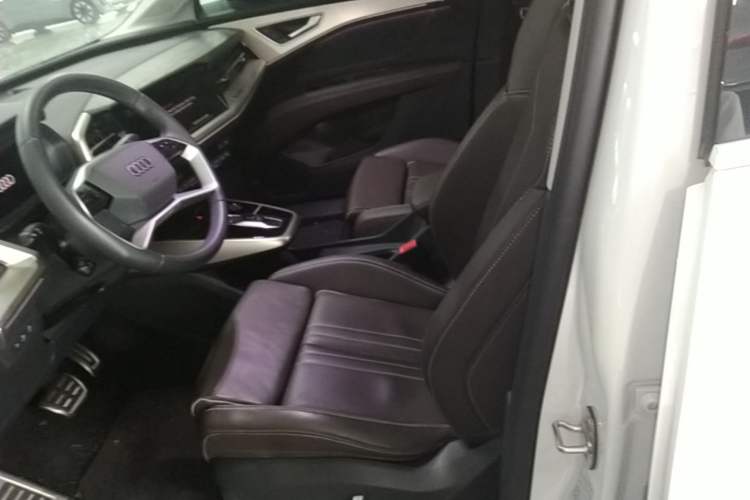 Used Audi Q5 e-tron 2023 40 e-tron Starry Edition Luxury Package Left Front Seat