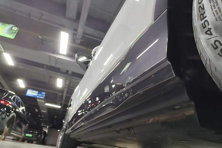 Used Audi Q5 e-tron 2023 40 e-tron Starry Edition Luxury Package Left Side Sill
