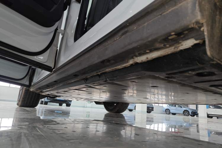 Used Audi Q5 e-tron 2023 40 e-tron Starry Edition Mecha Kit Left Side Sill