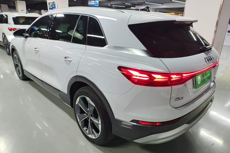 Used Audi Q5 e-tron 2023 40 e-tron Starry Edition Luxury Package Rear Left 45 Deg