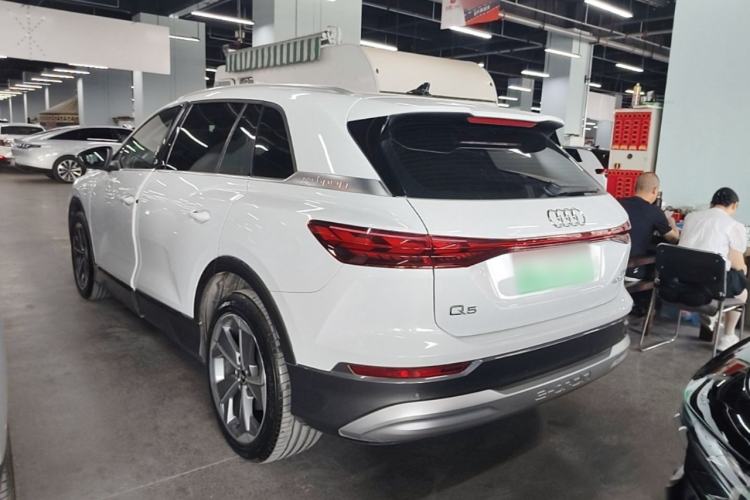 Used Audi Q5 e-tron 2023 40 e-tron Starry Edition Luxury Package Rear Left 45 Deg