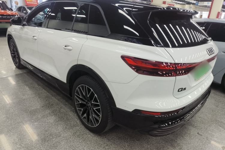 Used Audi Q5 e-tron 2023 40 e-tron Starry Edition Mecha Kit Rear Left 45 Deg