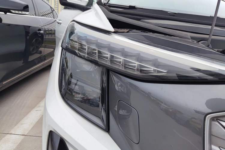 Used Audi Q5 e-tron 2023 40 e-tron Starry Edition Luxury Package Right Front Headlight