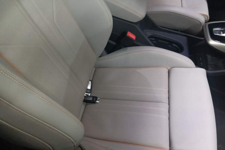 Used Audi Q5 e-tron 2023 40 e-tron Starry Edition Luxury Package Right Front Seat