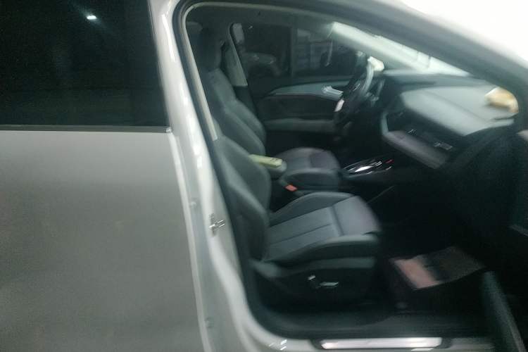 Used Audi Q5 e-tron 2023 40 e-tron Starry Edition Luxury Package Right Front Seat