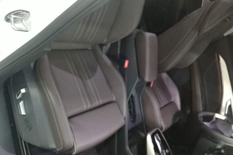 Used Audi Q5 e-tron 2023 40 e-tron Starry Edition Luxury Package Right Front Seat