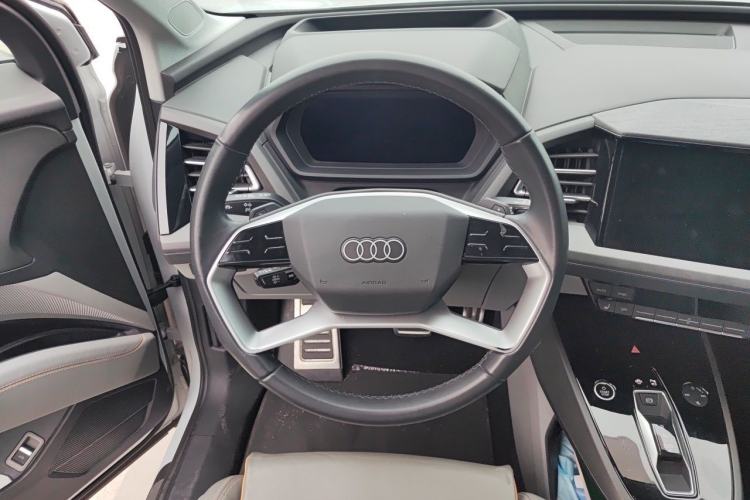 Used Audi Q5 e-tron 2023 40 e-tron Starry Edition Luxury Package Steering Wheel