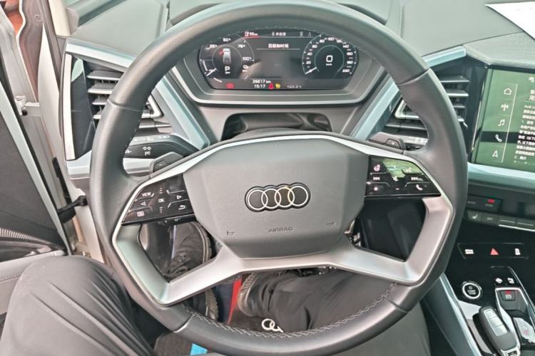Used Audi Q5 e-tron 2023 40 e-tron Starry Edition Luxury Package Steering Wheel