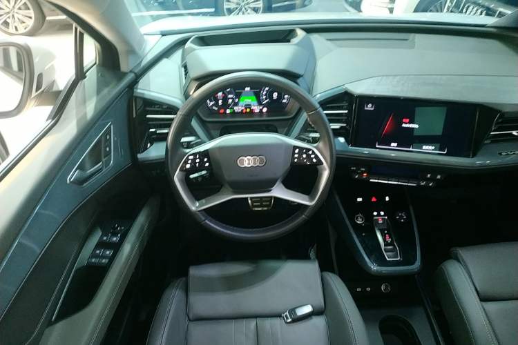 Used Audi Q5 e-tron 2023 40 e-tron Starry Edition Luxury Package Steering Wheel