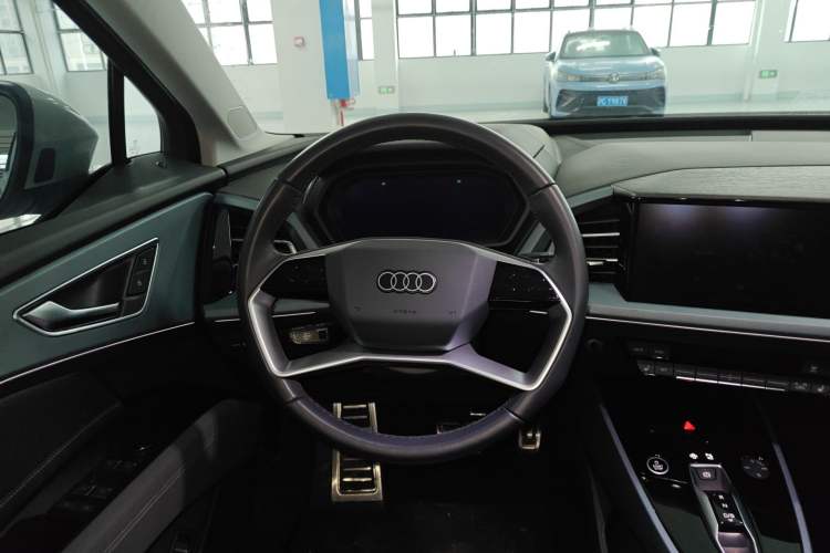 Used Audi Q5 e-tron 2023 40 e-tron Starry Edition Mecha Kit Steering Wheel