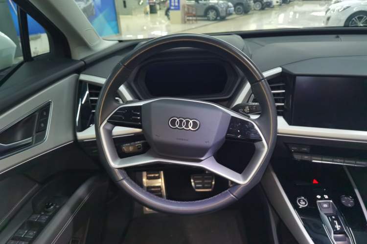 Used Audi Q5 e-tron 2023 40 e-tron Shining Edition Brocade Suit Steering Wheel