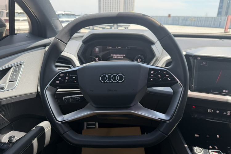 Used Audi Q5 e-tron 2023 40 e-tron Starry Edition Mecha Kit Steering Wheel