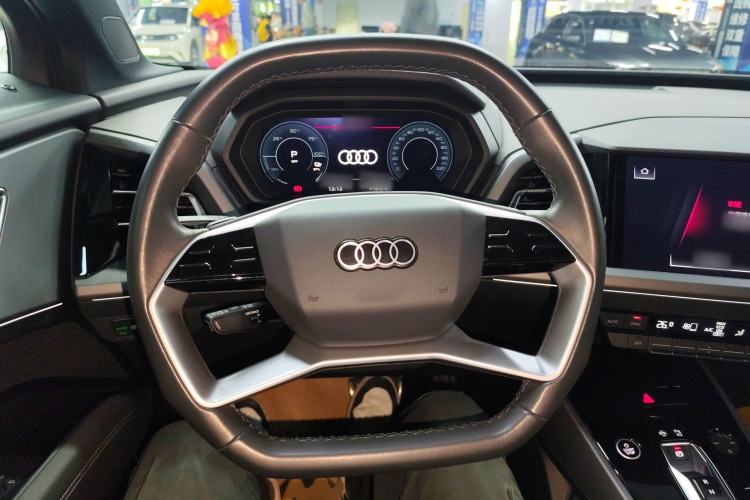 Used Audi Q5 e-tron 2023 40 e-tron Shining Edition Mecha Kit Steering Wheel