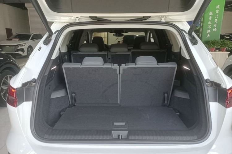 Used Audi Q5 e-tron 2023 40 e-tron Starry Edition Luxury Package Trunk
