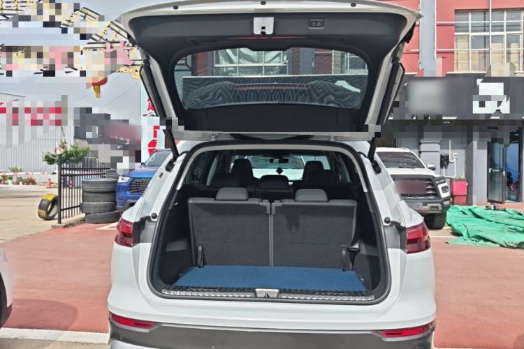Used Audi Q5 e-tron 2023 40 e-tron Starry Edition Luxury Package Trunk