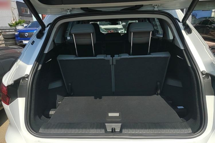 Used Audi Q5 e-tron 2023 40 e-tron Starry Edition Luxury Package Trunk