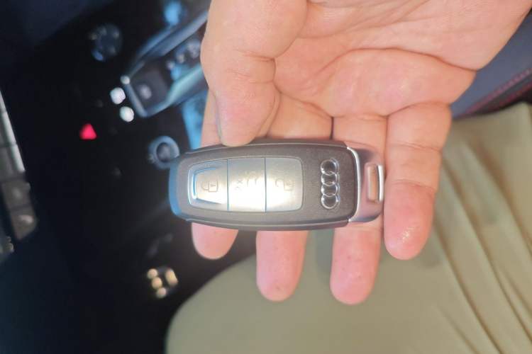 Used Audi Q5 e-tron 2023 40 e-tron Starry Edition White Mage Version Vehicle Key