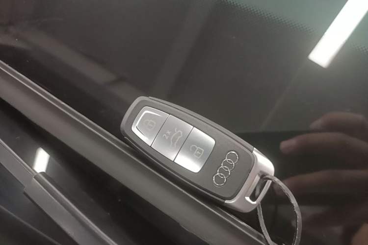 Used Audi Q5 e-tron 2023 40 e-tron Starry Edition Luxury Package Vehicle Key