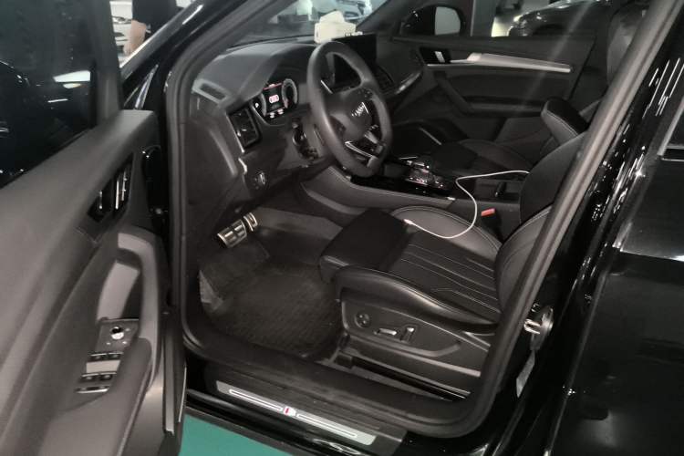Used Audi Q5L 2024 45 TFSI Luxury Dynamic Model Driver Seat