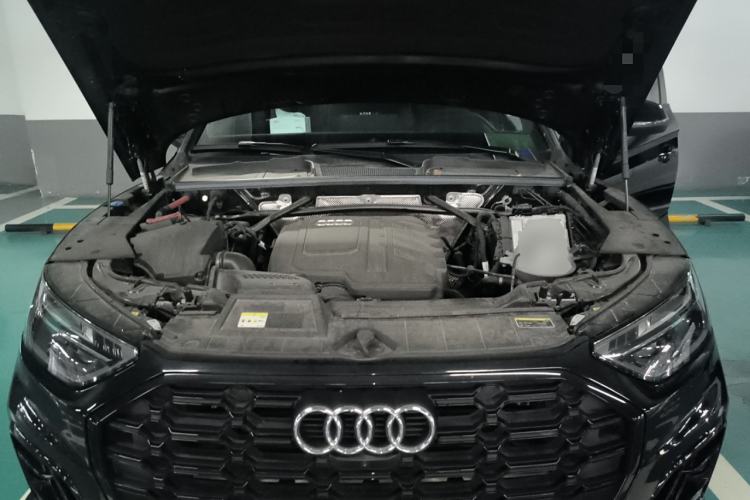 Used Audi Q5L 2024 45 TFSI Luxury Dynamic Model Engine Bay