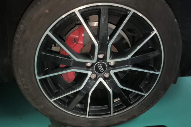 Used Audi Q5L 2024 45 TFSI Luxury Dynamic Model Right Front Wheel Hub