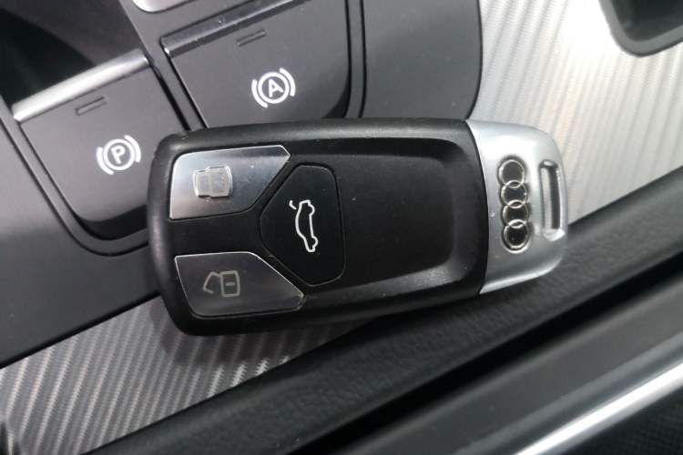 Used Audi Q5L 2018 45 TFSI Prestige Fashion Edition China V Emission Standard Interior 1