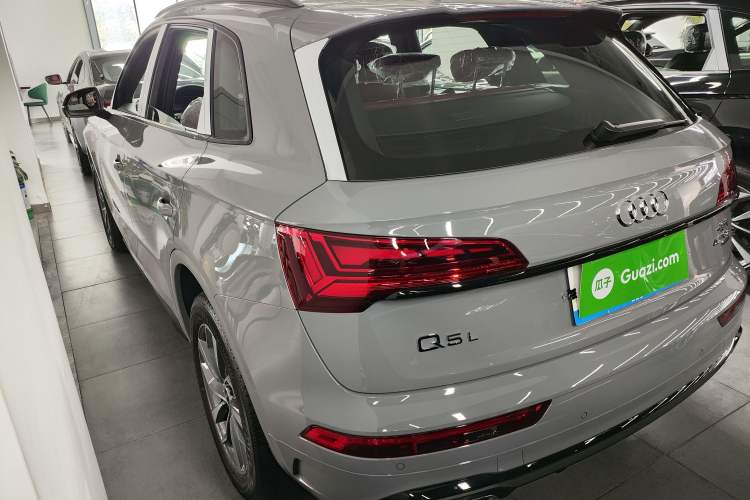 Used Audi Q5L 2025 quattro 45th Anniversary Edition 40 TFSI Luxury Dynamic Model Exterior 2