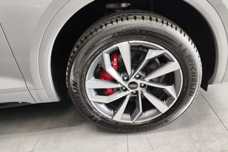 Used Audi Q5L 2025 quattro 45th Anniversary Edition 40 TFSI Luxury Dynamic Model Exterior 5