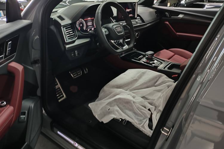 Used Audi Q5L 2025 quattro 45th Anniversary Edition 40 TFSI Luxury Dynamic Model Interior 1