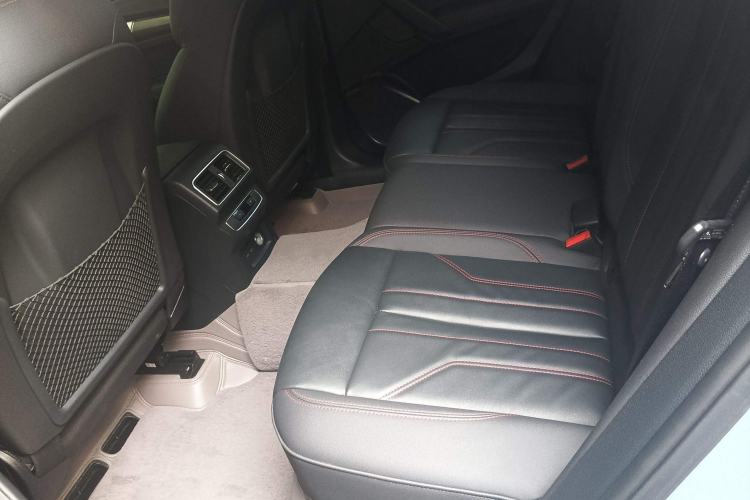 Used Audi Q5L 2022 40T RS Package Performance Model Interior 2