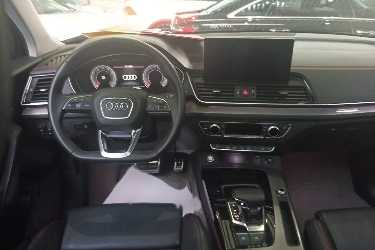 Used Audi Q5L 2022 40T RS Package Performance Model Interior 3