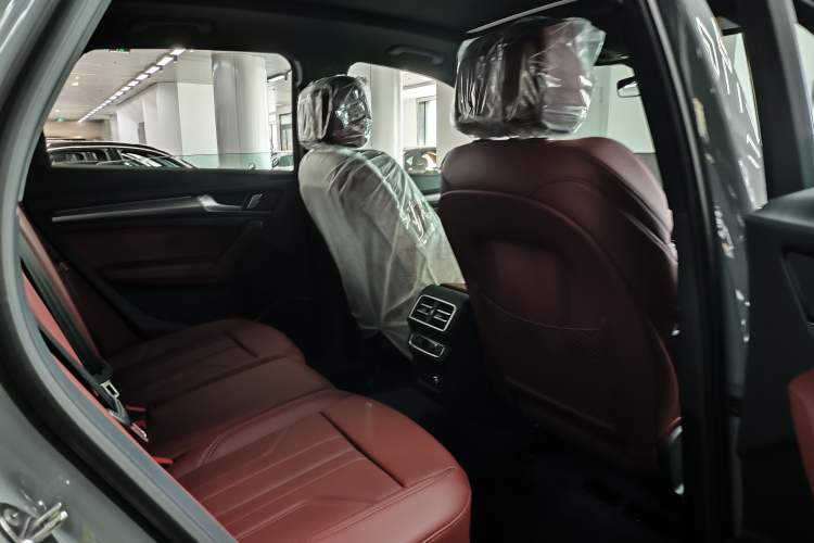 Used Audi Q5L 2025 quattro 45th Anniversary Edition 40 TFSI Luxury Dynamic Model Interior 4