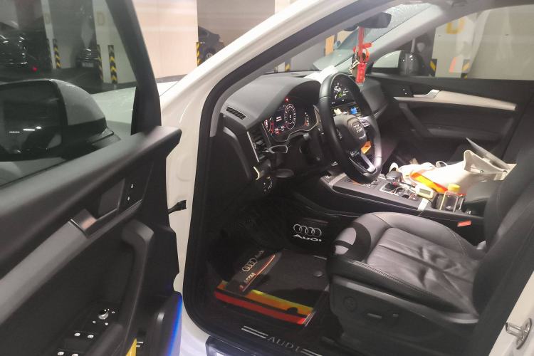 Used Audi Q5L 2020 Updated 40 TFSI Prestige Fashion Edition Driver Seat