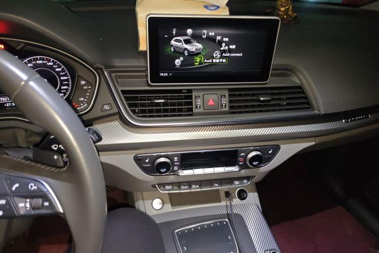 Used Audi Q5L 2018 45 TFSI Prestige Fashion Edition China V Emission Standard Audio And AC Panel