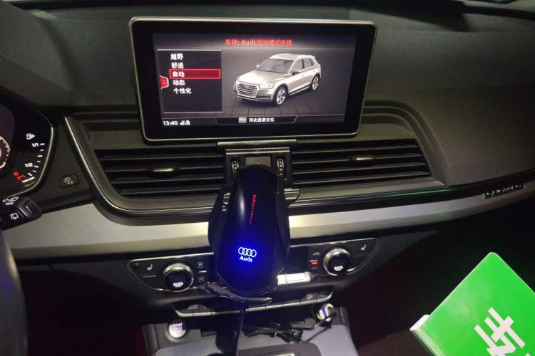 Used Audi Q5L 2018 40 TFSI Prestige Fashion Edition China VI Audio And AC Panel