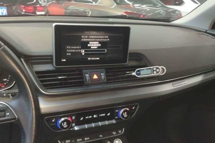 Used Audi Q5L 2018 40 TFSI Prestige Fashion Edition China VI Audio And AC Panel