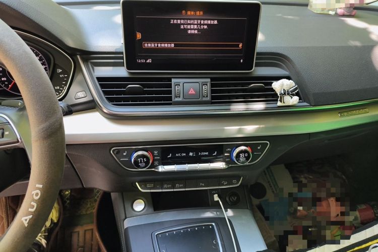 Used Audi Q5L 2018 40 TFSI Prestige Fashion Edition China V Audio And AC Panel