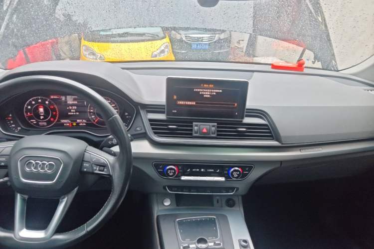 Used Audi Q5L 2018 40 TFSI Prestige Fashion Edition China VI Audio And AC Panel