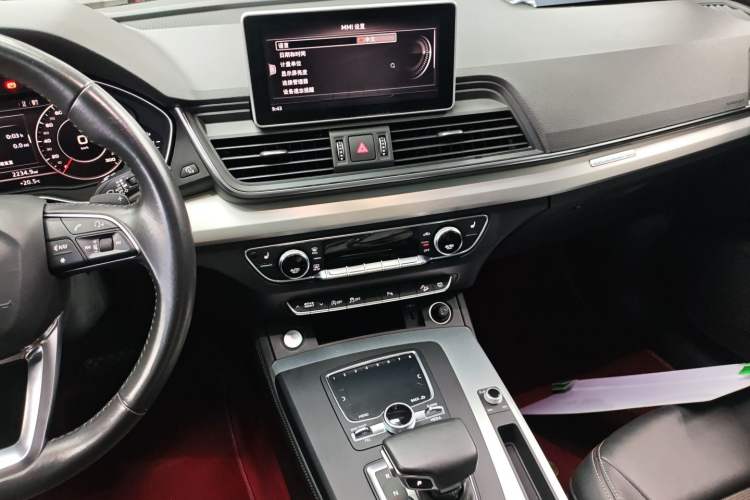 Used Audi Q5L 2018 40 TFSI Prestige Fashion Edition China V Audio And AC Panel