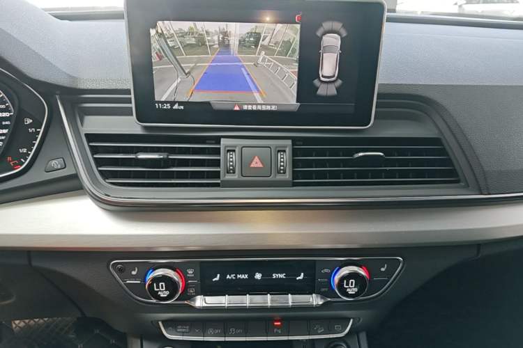 Used Audi Q5L 2018 40 TFSI Prestige Fashion Edition China VI Audio And AC Panel