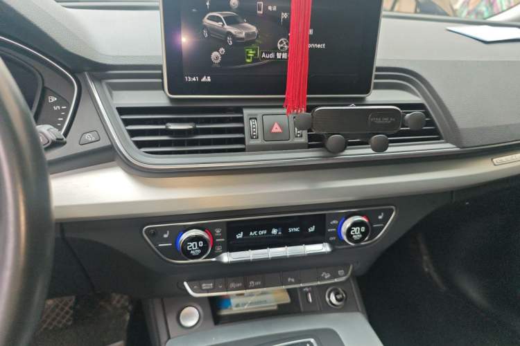 Used Audi Q5L 2018 40 TFSI Prestige Fashion Edition China V Audio And AC Panel