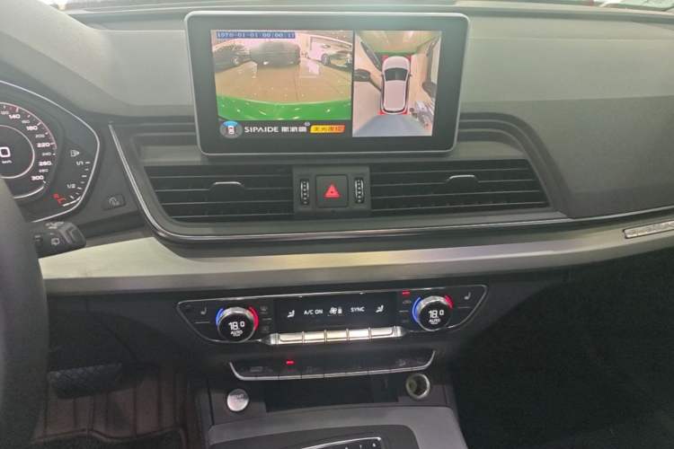 Used Audi Q5L 2018 40 TFSI Prestige Fashion Edition China VI Audio And AC Panel