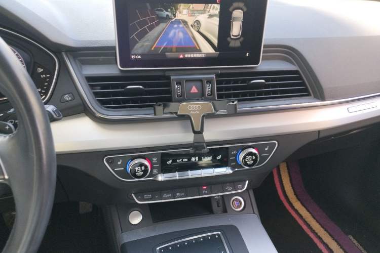 Used Audi Q5L 2018 40 TFSI Prestige Fashion Edition China V Audio And AC Panel